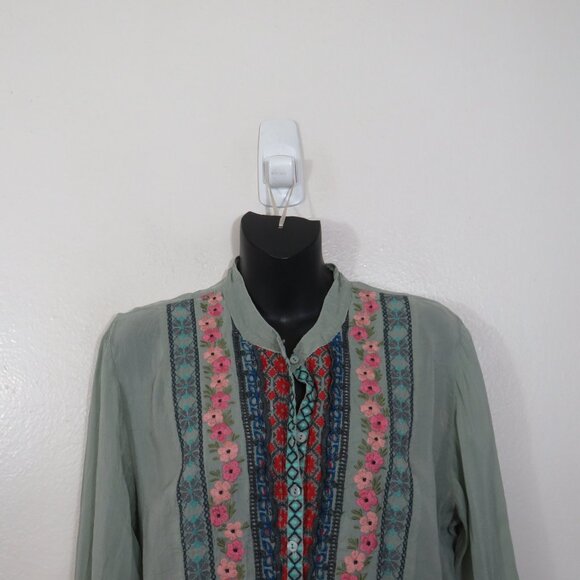 Johnny Was size Medium Embroidered Blouse Top Green Button Down Long Sleeve - Picture 3 of 9
